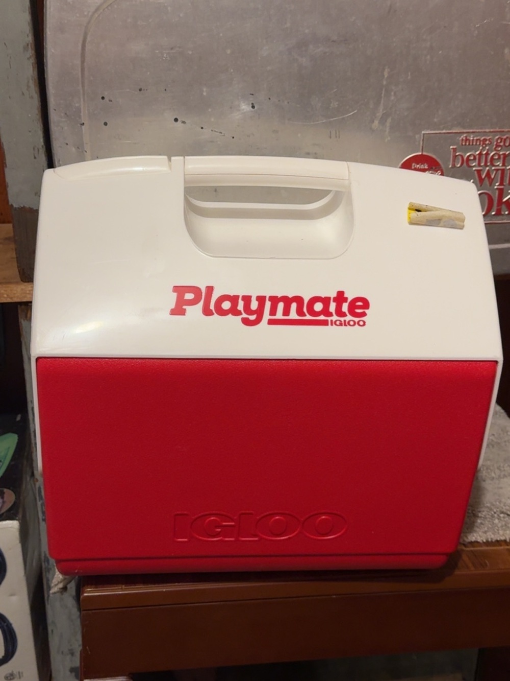 NWT IGLOO PLAYMATE ELITE RED COOLER 16QT 15LITERS HOLDS 30 CANS